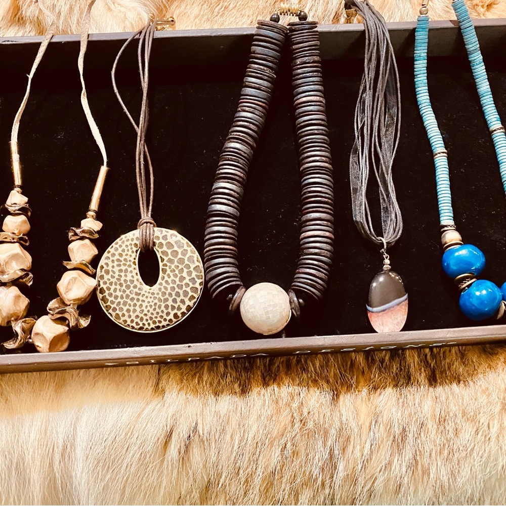Costume jewelry necklaces (5)